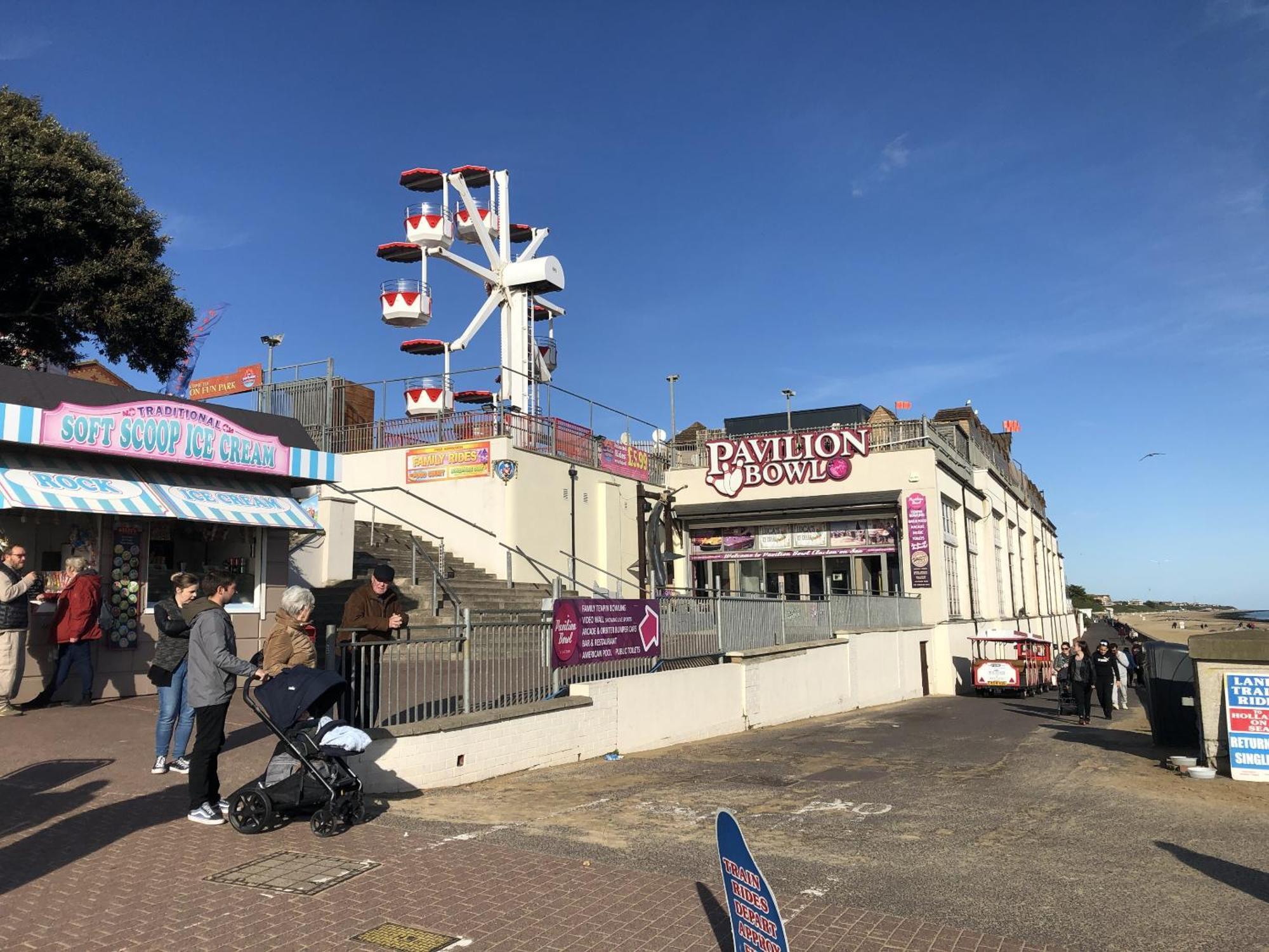 A Wave From It All Great Clacton Εξωτερικό φωτογραφία